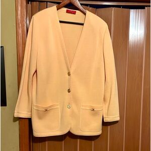 DEVERNOIS peach JACKET & skirt suit. Skirt lined. Lightweight wool. Gold buttons